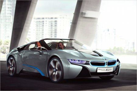 Экологичный спортавтомобиль BMW i8 Spyder Concept выслан в конвейер.