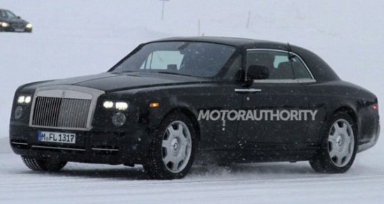Проходят тесты обновленного Rolls-Royce Phantom